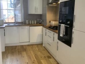 Hull Spacious Apartment 5