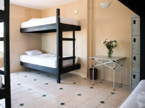 Deja Hostel Suites