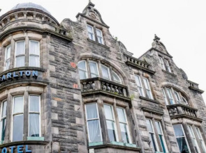 Carlton Hotel