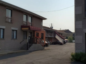Falcon Motel Brossard
