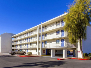 Motel 6 Phoenix - Northern Avenue