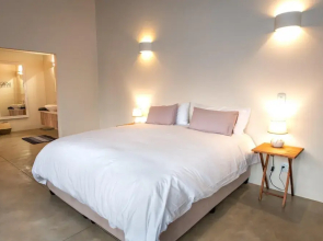 Villa Appelblaar Luxury 4 Bedroom Villa Home in the South African Bush