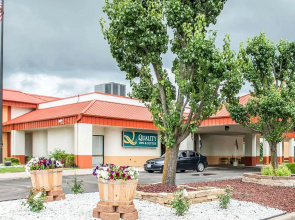 Quality Inn & Suites Kansas City I-435N Near Sports Complex