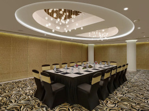 Landmark Premier Hotel