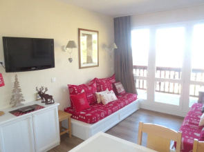 Apartment With one Bedroom in Valmeinier, With Wonderful Mountain View, Shared Pool and Furnished Garden