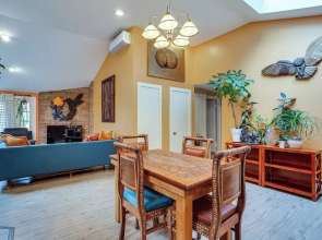 8 Mi to Lumen Field: Seattle Area Home w/ Backyard