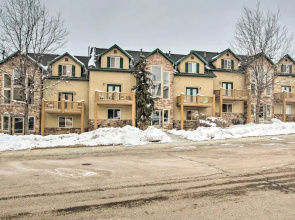 Cozy Eden Condo w/ Mtn Views in Wolf Creek Resort!
