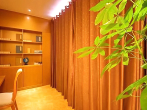 Jinbao Haoting Hotel (Xinxing Bus Terminal Temple Street Pedestrian Street Branch)