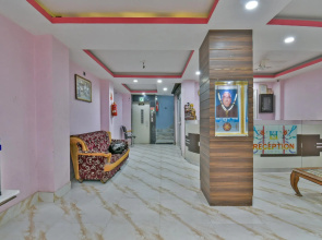 OYO 75938 Hotel Central Point