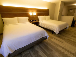 Holiday Inn Express and Suites Manassas by IHG