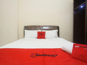 RedDoorz near Terminal Bungur Asih