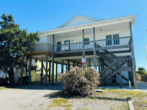 Clamelot 4 Bedroom Home by RedAwning