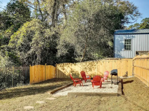 Step-free Home w/ Fire Pit - 3 Miles to Usc!
