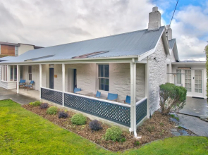 Historic Stonehill Cottage – 1873