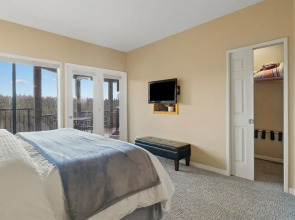 Riverview Retreat Picturesque 2 BDR in Resort!