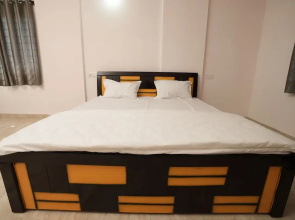 Srushti Service Apartment