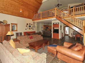 Fox Tracks Lodge 4 Bedroom Holiday Home by Winter Park Lodging Company