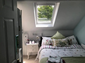 Immaculate 4-bed Apartment in Bournemouth & spa
