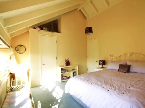 Arden Country House