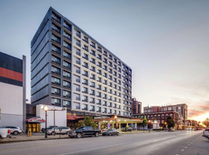 DoubleTree by Hilton Huntington
