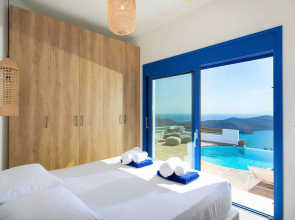 Idyllic Beautiful Villa With Private Heated Infinity Pool Panoramic Views BBQ