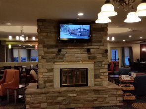 Holiday Inn Express Hotel & Suites Pittsburgh Airport by IHG