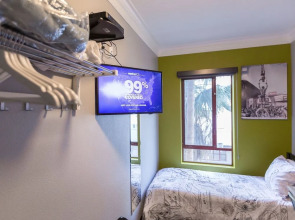 HI Los Angeles Santa Monica Hostel