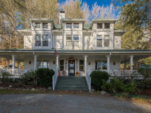 Taylor House Inn