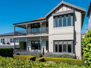 Live in Federation Style Luxury With Stunning Views