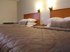 Maverick Motor Inn