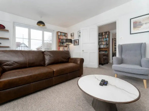 Host Stay Preston Park Apartment