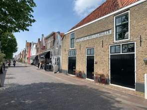 Pakhuis aan de Haven - bakboord
