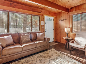 Shady Pine Cottage - This Adorable Cabin Is The Perfect Getaway For Your Next Stop In The Mountains! 3 Bedroom Cabin