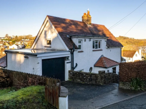 Four Oaks - Sea Views, Parking, Enclosed Garden, Dog Friendly