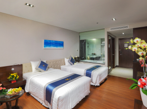 Central Palace Hotel