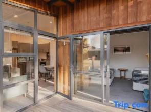Little Birch - 2 bedroom retreat