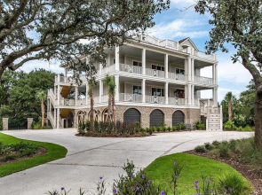 Above The Top Of The Line - Tennessea House 6 Bedroom Home by Peace Vacations