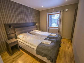 Pinetree Lodge