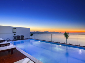 Paris Nha Trang Hotel & Apartment