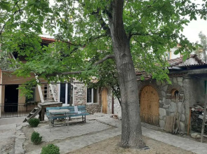 Rostomaant Marani Guest House & Wine Cellar