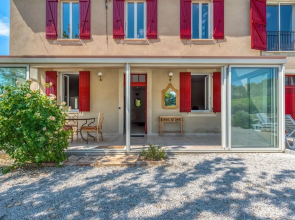 Cosy Holiday Home in Provence With Swimming Pool