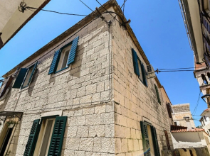 Stunning Home in Seget Donji With Wifi and 1 Bedrooms