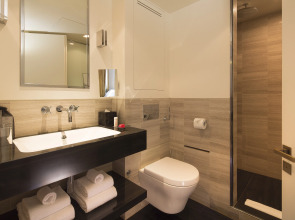 Hotel Marignan Champs - Elysées