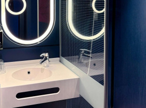 Sunshine Hotel And Residences