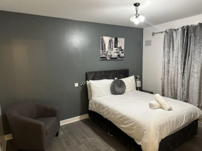 Remarkable 2-bed Apartment in Wolverhampton