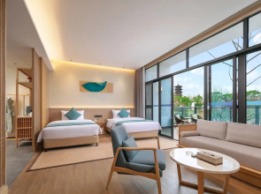 Hotels in Lady Island Resort