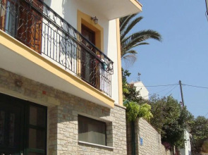 Green Hill Studios & Apartments