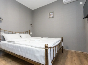 Falcon Apartments - 300 Aragveli