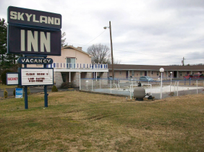 Skyland Inn