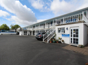 Boundary Court Motor Inn
